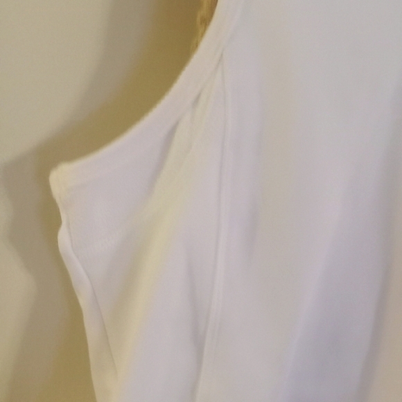 Danskin Activewear tank with built in bra shelf - Picture 2 of 4